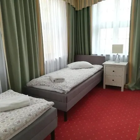Pod Muzami 酒店 波莫瑞地区卡缅
